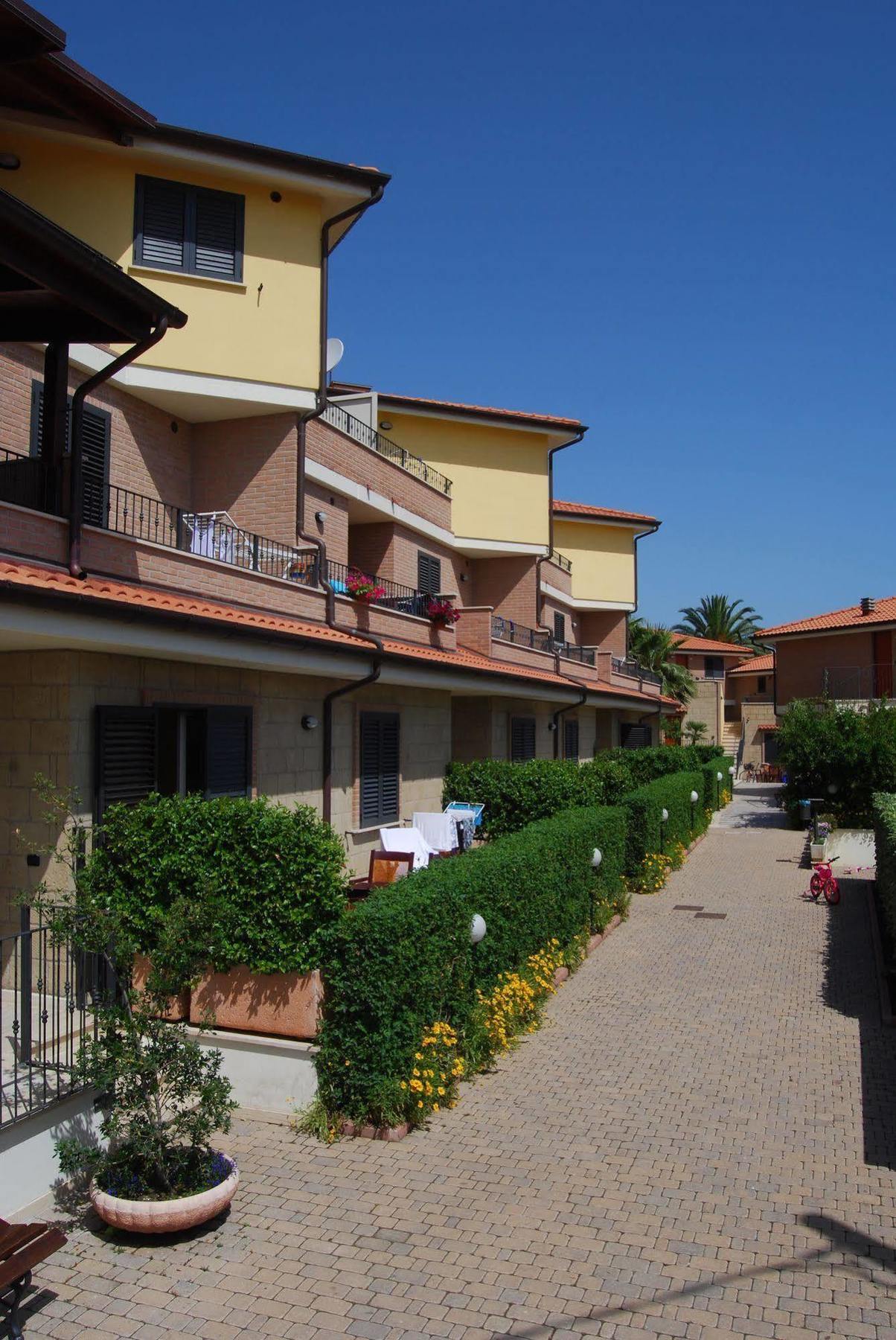 Residence Il Borgo Tortoreto Exterior photo